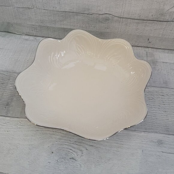 Lenox Ivory Porcelain Scalloped Serving Bowl With Silver Trim 9" Made In USA Ele - Picture 1 of 6